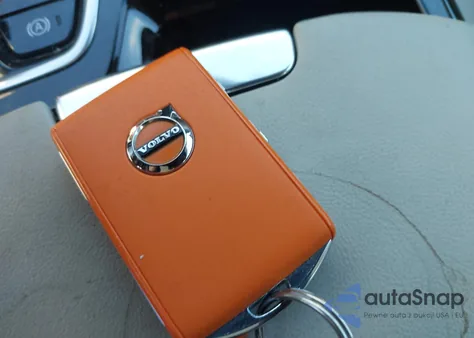 2024 Volvo S60 Recharge Plug-In Hybrid T8 Ultimate Dark Theme from USA, damaged, VIN 7JRH60FM6RG303169